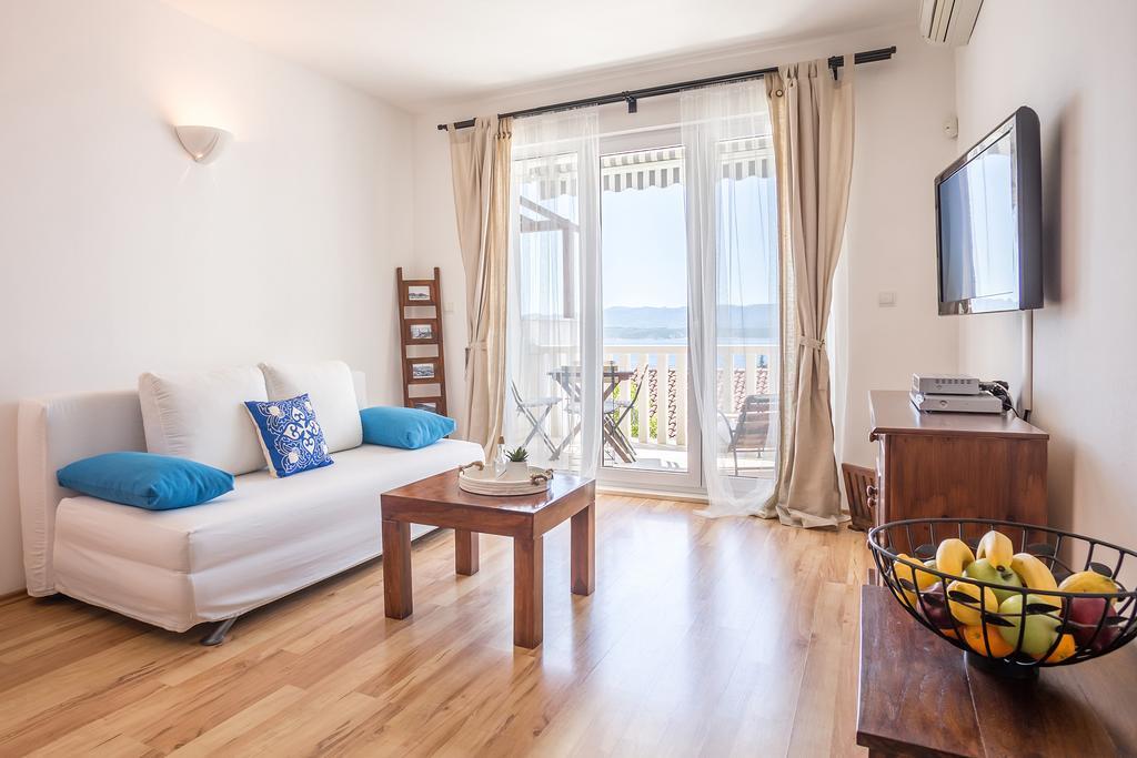 Zlatni Bol Apartments Oda fotoğraf
