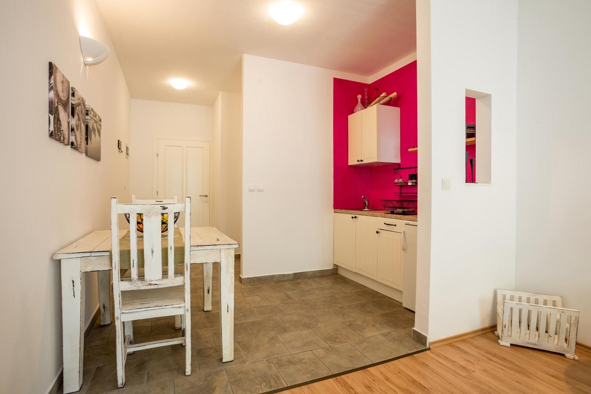 Zlatni Bol Apartments Oda fotoğraf