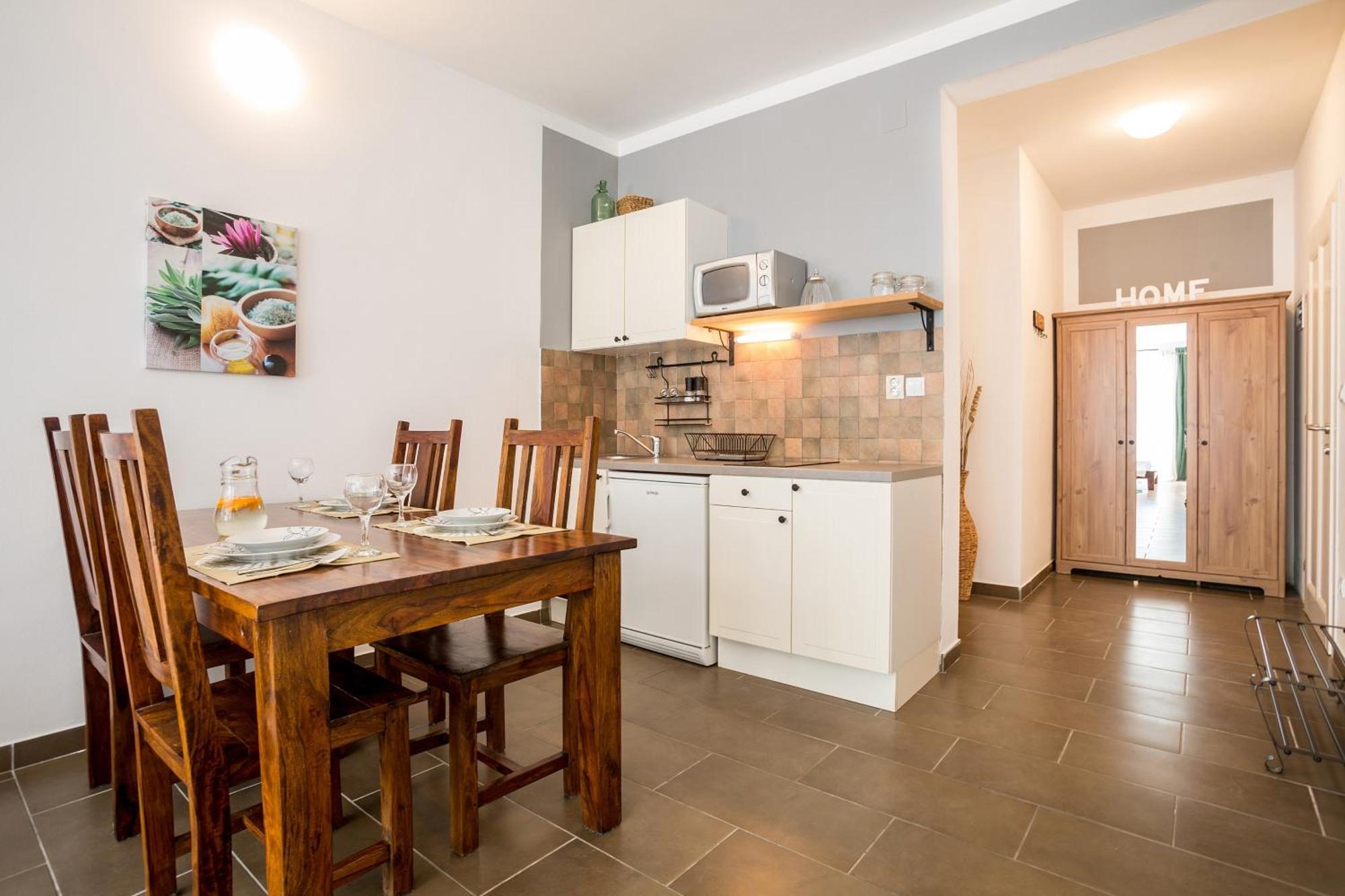 Zlatni Bol Apartments Oda fotoğraf