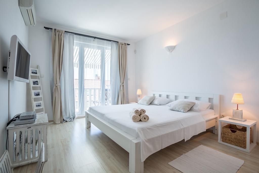 Zlatni Bol Apartments Oda fotoğraf